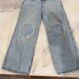 Abercrombie Kids Low Rise Baggy Jeans | Size 9/10 Short | Distressed Light Wash
